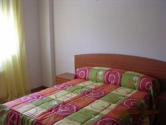 Foto 2 de Pis en lloguer a Capuchinos - Glorieta de 2 habitacions amb mobles i calefacció