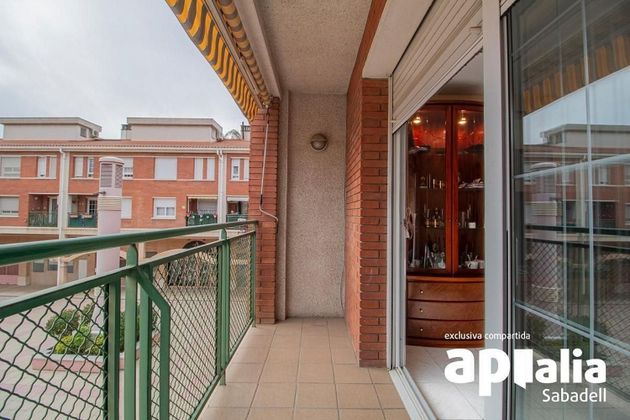 Foto 1 de Casa en venda a Centre - Eixample – Can Llobet – Can Serra de 4 habitacions amb terrassa i balcó