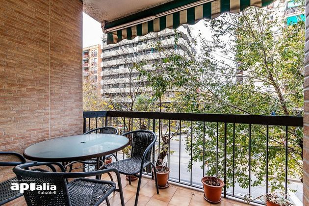 Foto 1 de Pis en venda a Eixample - Sant Oleguer de 3 habitacions amb balcó i aire acondicionat