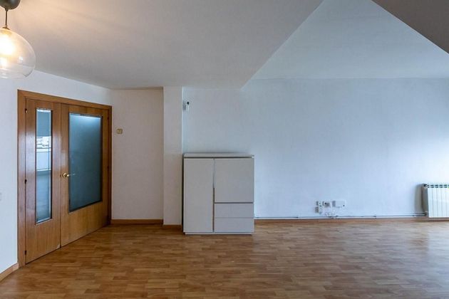 Foto 2 de Venta de dúplex en Eixample - Sant Oleguer de 2 habitaciones con balcón y calefacción