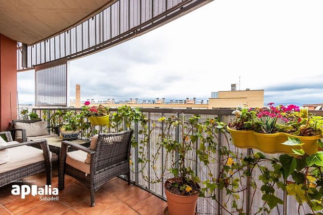 Foto 1 de Piso en venta en Centre - Sabadell de 3 habitaciones con terraza y piscina