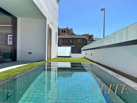 Foto 2 de Xalet en venda a calle Alfredo Kraus de 4 habitacions amb terrassa i piscina