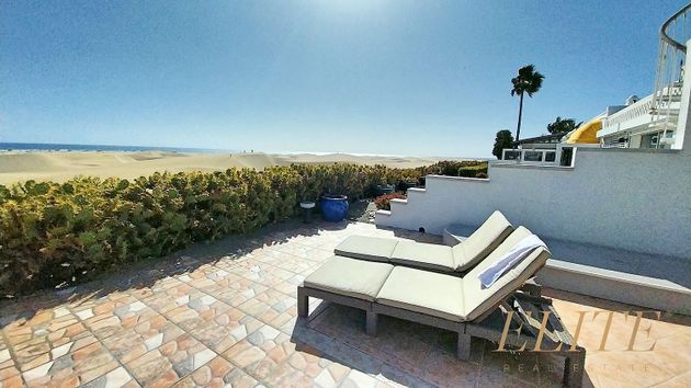 Foto 1 de Chalet en venta en Playa del Inglés de 4 habitaciones con terraza y piscina