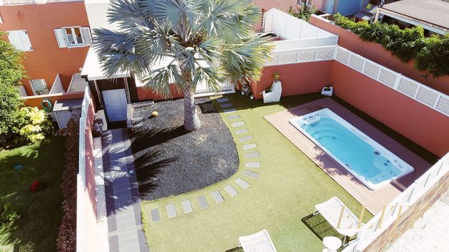 Foto 1 de Chalet en venta en Escaleritas de 6 habitaciones con terraza y piscina