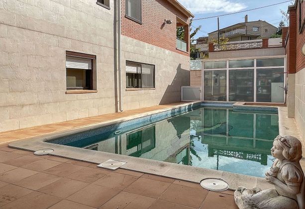 Foto 2 de Xalet en venda a Marianao de 7 habitacions amb terrassa i piscina