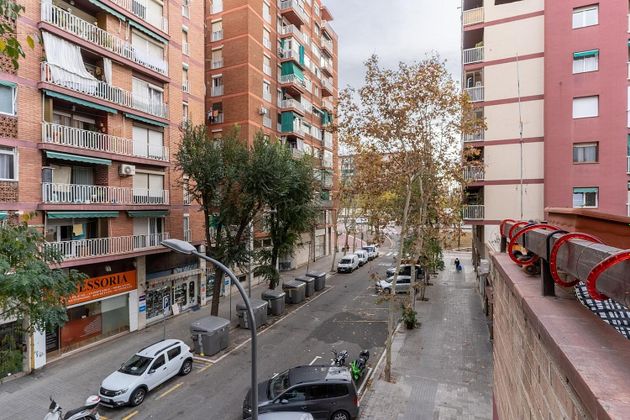 Foto 2 de Pis en venda a La Verneda i la Pau de 4 habitacions amb terrassa i garatge