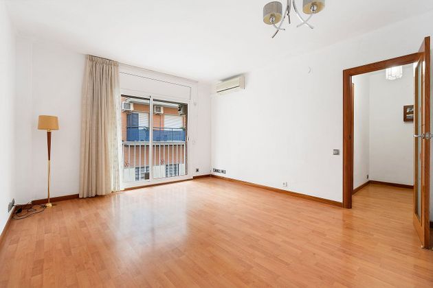 Foto 1 de Piso en venta en Can Baró de 4 habitaciones con terraza y aire acondicionado