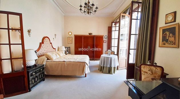 Foto 2 de Piso en venta en Marquès de la Fontsanta - Pere Garau de 5 habitaciones con balcón y calefacción