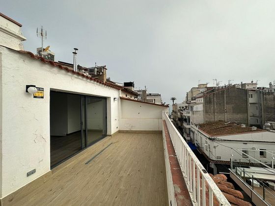 Foto 1 de Alquiler de piso en Centre - Sitges de 2 habitaciones con terraza y balcón