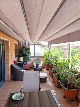Foto 2 de Dúplex en venda a El Baix Guinardó de 3 habitacions amb terrassa i aire acondicionat