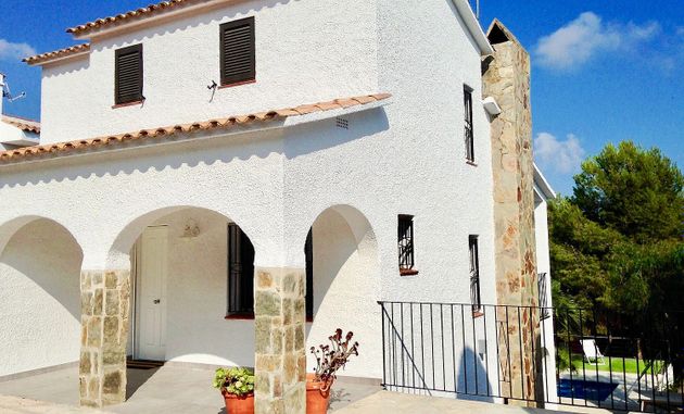 Foto 1 de Xalet en venda a Vallpineda - Santa Bàrbara de 5 habitacions amb terrassa i piscina