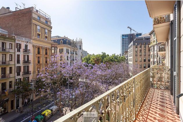 Foto 1 de Venta de piso en Vila de Gràcia de 6 habitaciones con balcón y calefacción