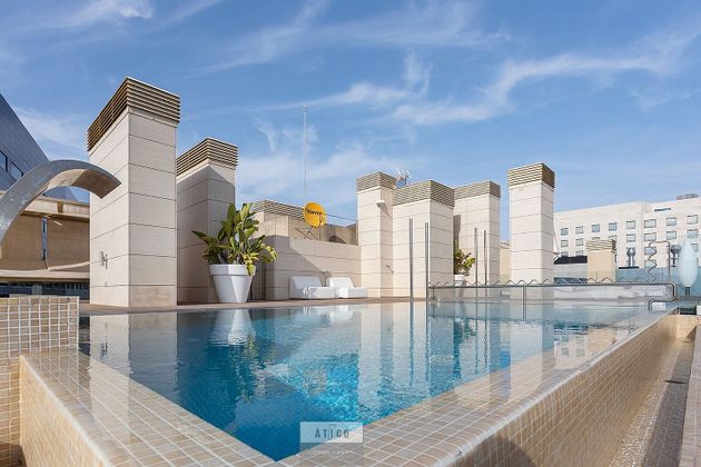Foto 2 de Pis en lloguer a Les Corts de 3 habitacions amb terrassa i piscina