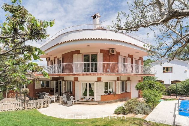 Foto 1 de Casa en venta en Valldoreix de 9 habitaciones con terraza y piscina