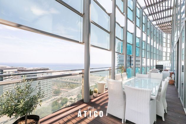Foto 1 de Ático en venta en Diagonal Mar i el Front Marítim del Poblenou de 3 habitaciones con terraza y piscina