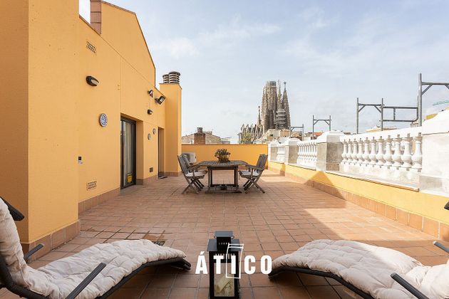 Foto 1 de Àtic en venda a La Sagrada Família de 4 habitacions amb terrassa i garatge