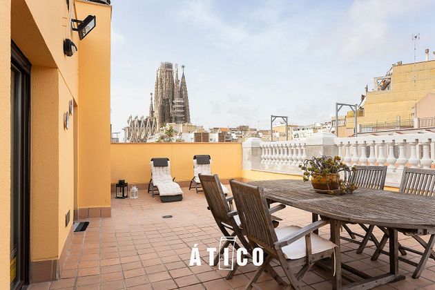 Foto 2 de Àtic en venda a La Sagrada Família de 4 habitacions amb terrassa i garatge