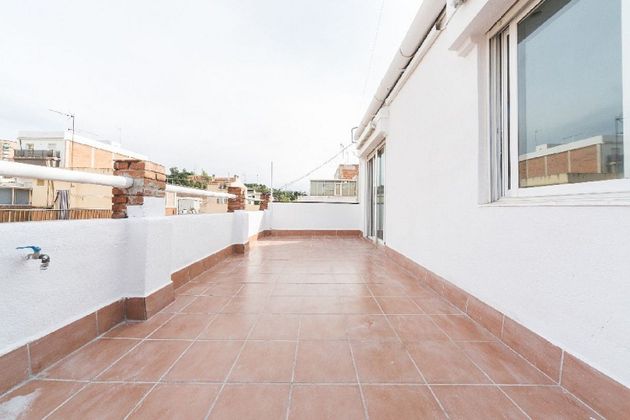 Foto 1 de Ático en venta en La Salut - Lloreda de 2 habitaciones con terraza