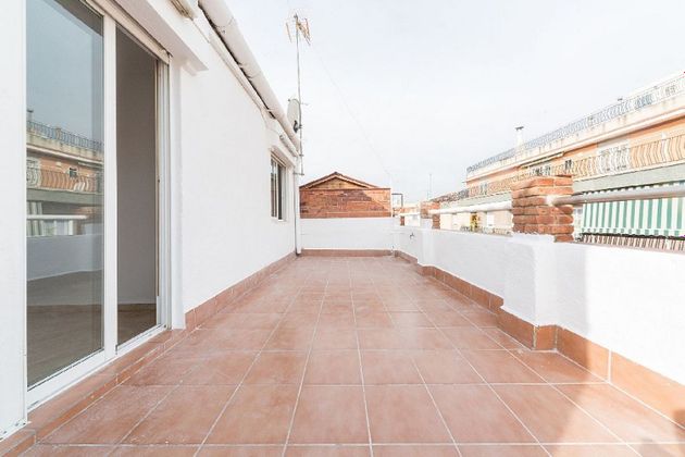 Foto 2 de Ático en venta en La Salut - Lloreda de 2 habitaciones con terraza