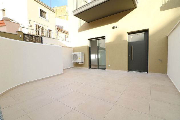 Foto 1 de Venta de piso en calle Ebre de 2 habitaciones con terraza y aire acondicionado