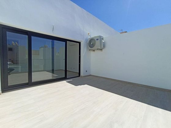 Foto 1 de Piso en venta en Arguineguín de 2 habitaciones con terraza y piscina
