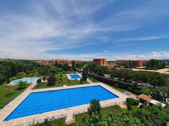 Foto 1 de Piso en venta en Covibar - Pablo Iglesias de 3 habitaciones con piscina y aire acondicionado
