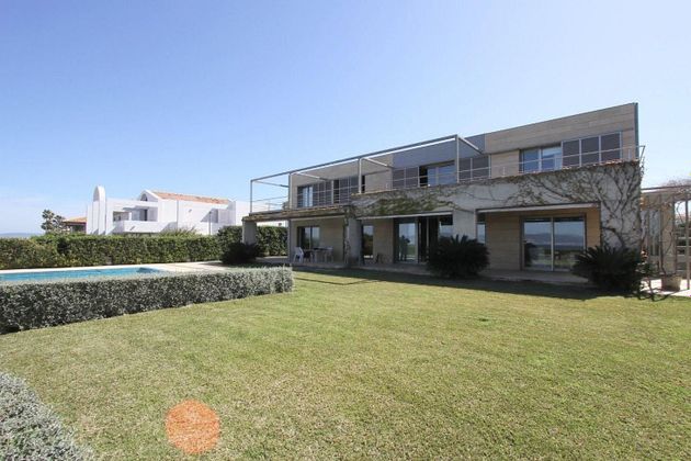 Foto 2 de Chalet en venta en S'Arenal-Son Verí de 4 habitaciones con terraza y piscina