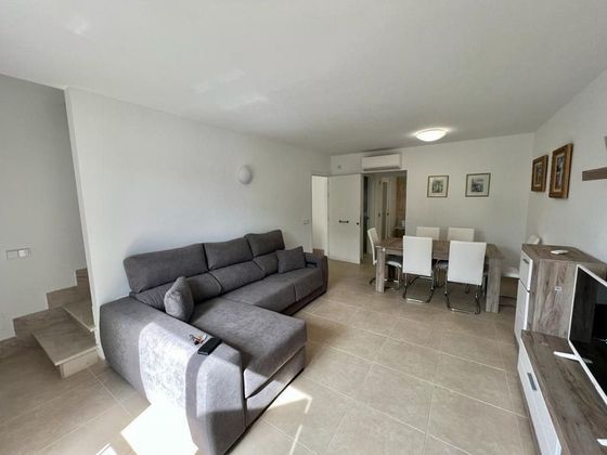 Foto 2 de Dúplex en alquiler en Sant Joan de 3 habitaciones con muebles y aire acondicionado