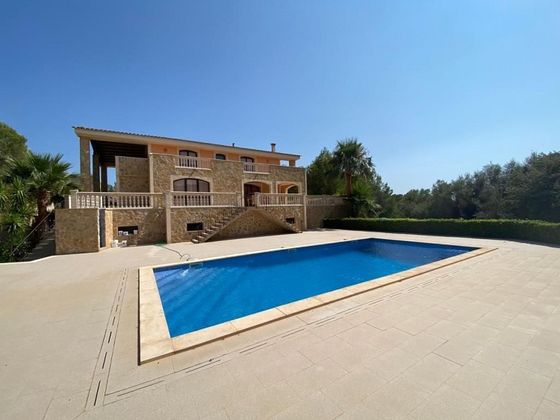 Foto 1 de Chalet en venta en Santa María del Camí de 4 habitaciones con terraza y piscina