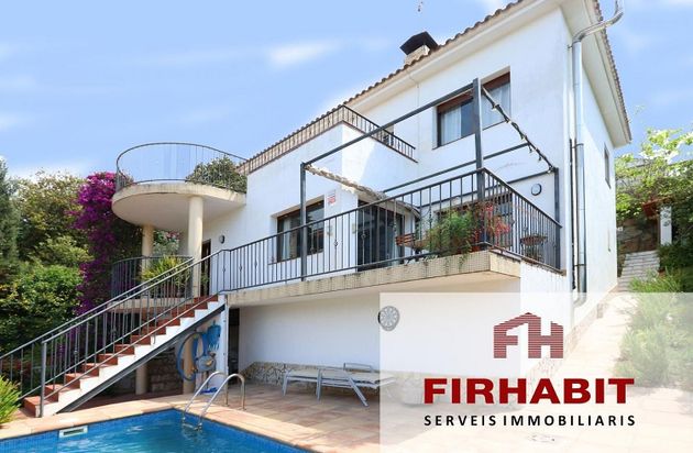 Foto 1 de Venta de chalet en Arenys de Mar de 6 habitaciones con terraza y piscina