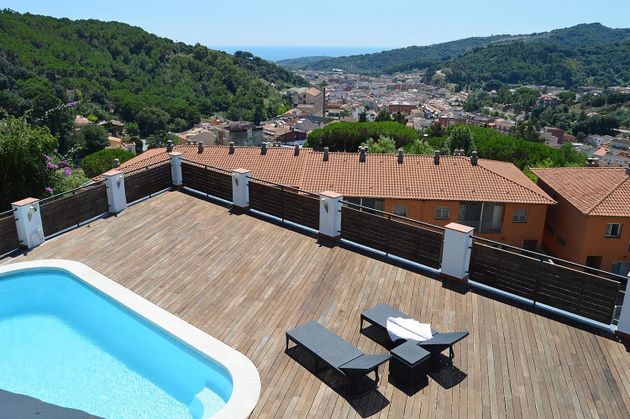 Foto 1 de Venta de chalet en Arenys de Munt de 7 habitaciones con terraza y piscina