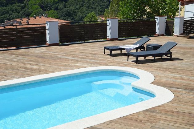 Foto 2 de Venta de chalet en Arenys de Munt de 7 habitaciones con terraza y piscina