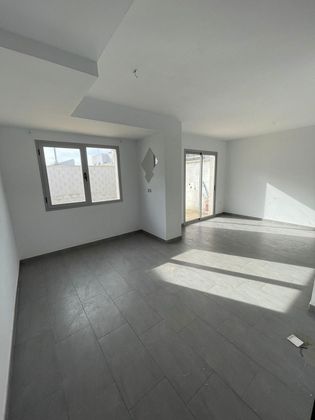 Foto 1 de Casa adossada en venda a Carrión de los Céspedes de 3 habitacions amb terrassa i garatge