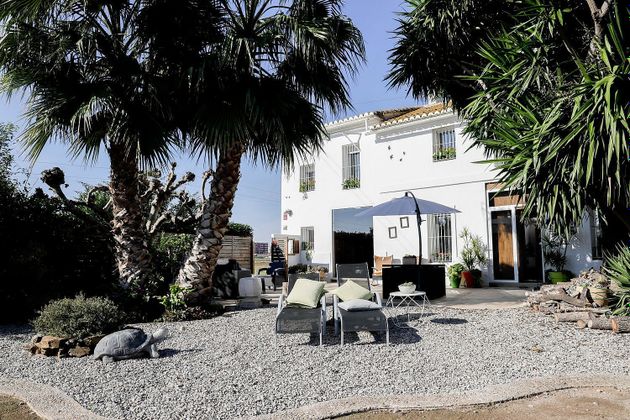 Foto 1 de Chalet en venta en Els Orriols de 4 habitaciones con terraza y jardín