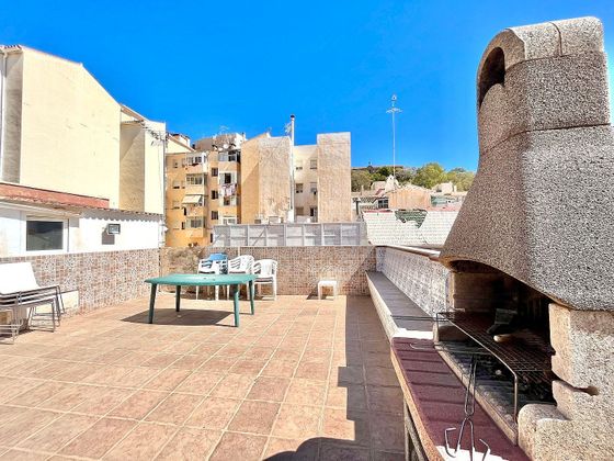 Foto 1 de Xalet en venda a calle María de 8 habitacions amb terrassa i jardí