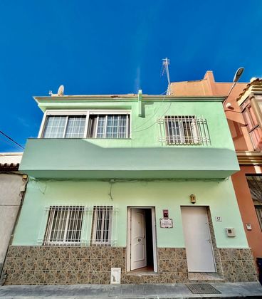 Foto 2 de Xalet en venda a calle María de 8 habitacions amb terrassa i jardí