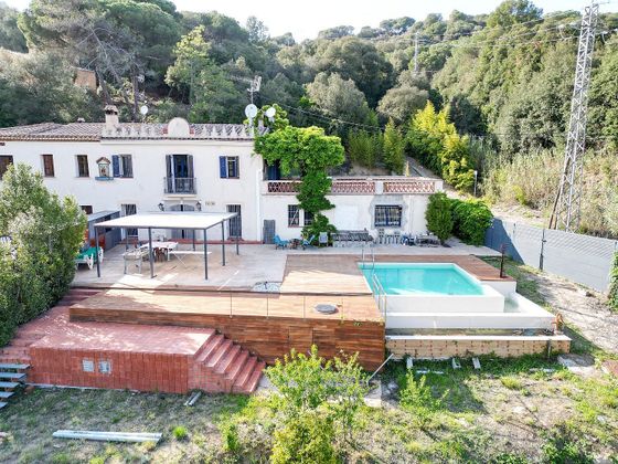 Foto 1 de Casa en venda a Òrrius de 4 habitacions amb terrassa i piscina