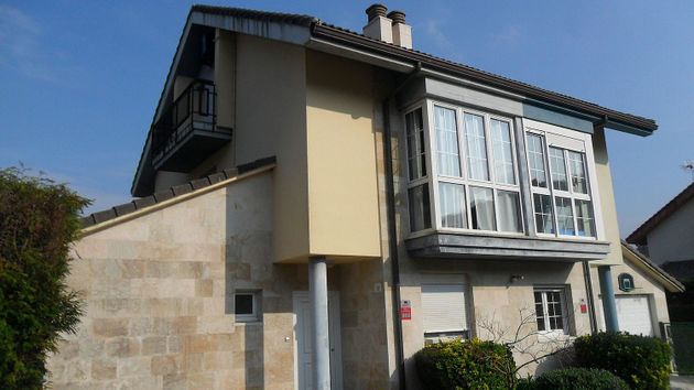 Foto 1 de Casa en venda a calle La Valleja de 4 habitacions amb terrassa i jardí