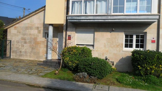 Foto 2 de Casa en venda a calle La Valleja de 4 habitacions amb terrassa i jardí