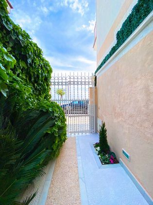 Foto 2 de Casa en venda a Caldes d´Estrac de 5 habitacions amb terrassa i piscina