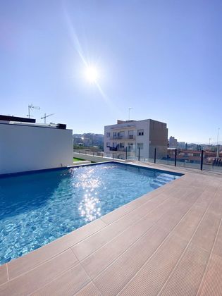 Foto 2 de Dúplex en venta en L'Hostal - Lledoner de 4 habitaciones con terraza y piscina