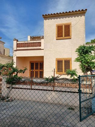 Foto 1 de Casa en venda a Escala, L´ de 3 habitacions amb terrassa i piscina