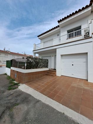 Foto 1 de Casa en lloguer a Escala, L´ de 3 habitacions amb terrassa i garatge