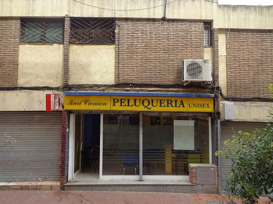 Foto 1 de Local en venda a calle Rasos de Peguera amb aire acondicionat