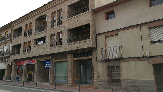 Foto 1 de Venta de local en Puebla de Alfindén (La) de 144 m²