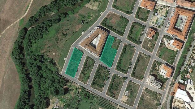 Foto 1 de Venta de terreno en Albelda de Iregua de 832 m²