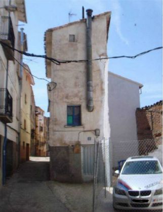 Foto 2 de Venta de casa en Albelda de Iregua de 3 habitaciones y 168 m²