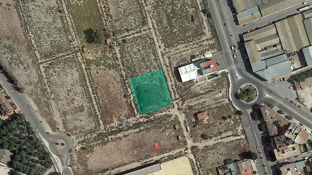 Foto 1 de Venta de terreno en Villena de 2179 m²