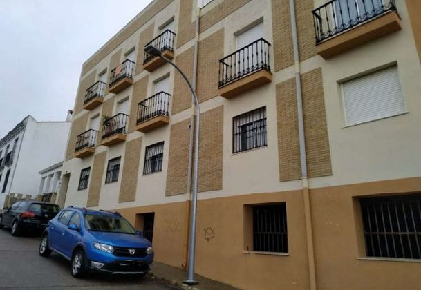 Foto 1 de Venta de piso en Monesterio de 3 habitaciones y 105 m²