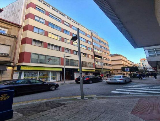 Foto 2 de Pis en venda a Zona de Plaza de Barcelos de 4 habitacions i 118 m²